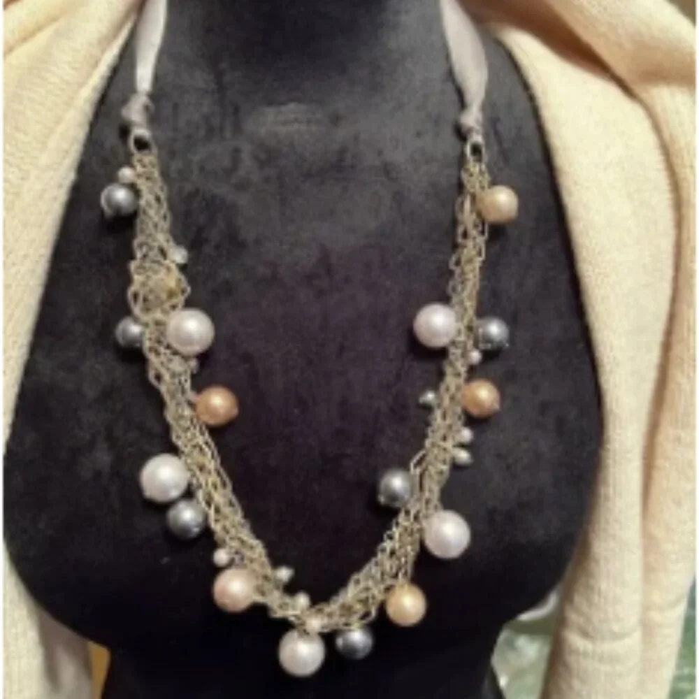 Soft & Luxurious scarf, featuring elegant pearls - Picture 2 of 3